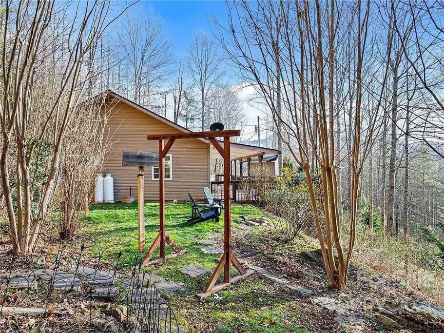 Misty Mountain Cottage Waynesville Exterior photo