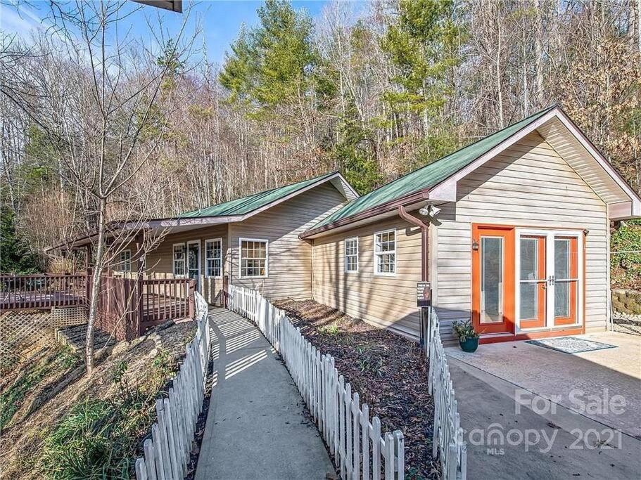 Misty Mountain Cottage Waynesville Exterior photo